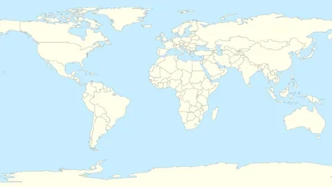 蔡徐坤韩国机场秀时尚灰发，惊艳亮相引关注！